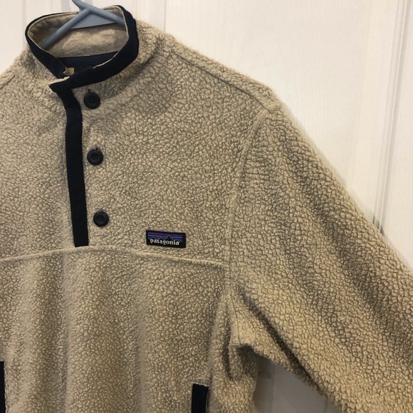 Patagonia Shearling Button Pullover rib knit cuffs and hem hand warmer pockets. - Picture 4 of 7
